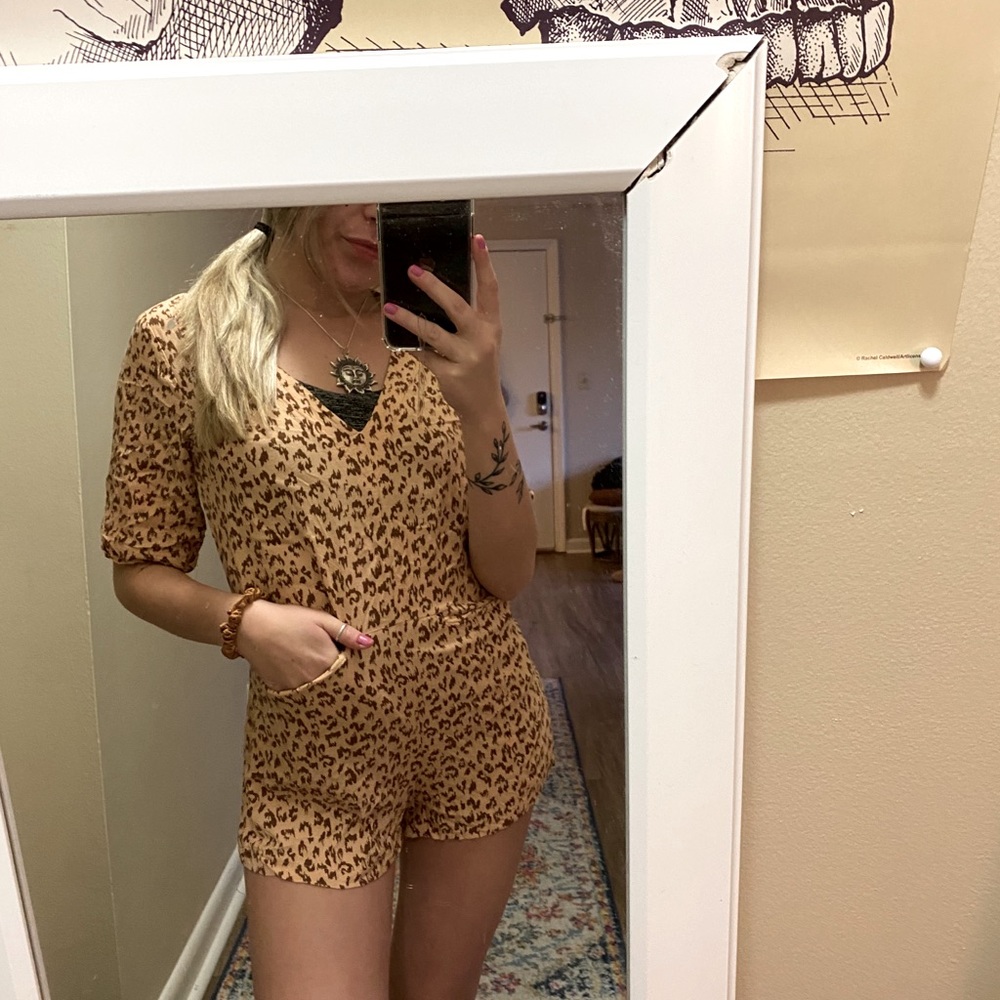 ✨PRINCESS POLLY ROMPER✨